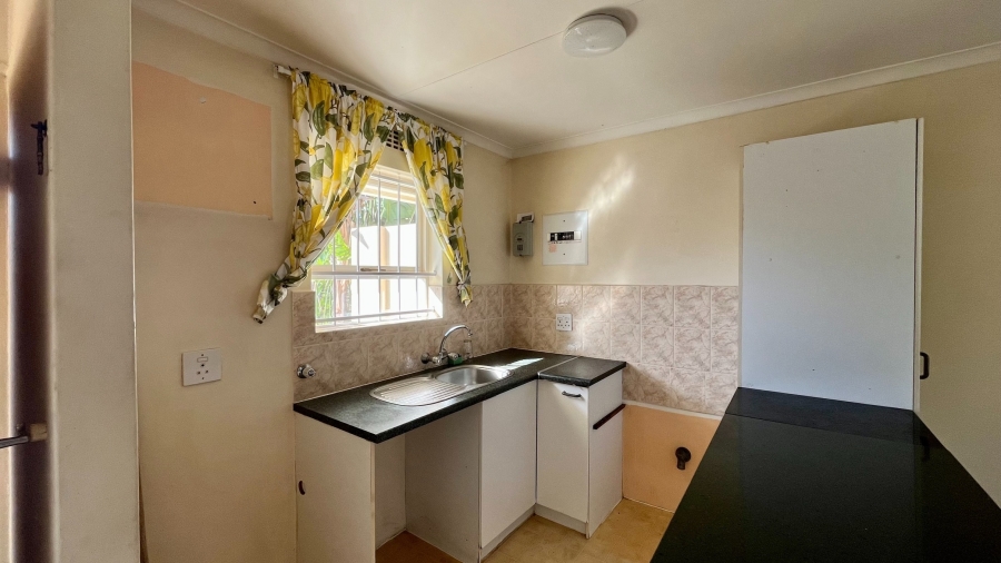 2 Bedroom Property for Sale in Whispering Pines Western Cape